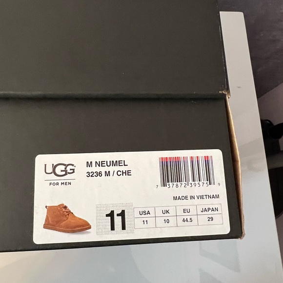 UGG Neumel Boot - Picture 6 of 15